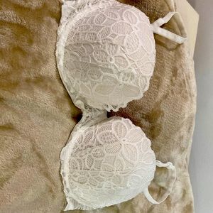 VS white lace padded push-up bra. Size 32D